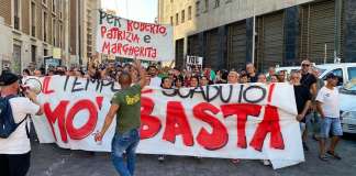 Da Scampia in corteo nel centro di Napoli, ricordando le vittime