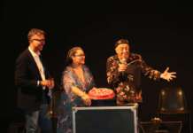 FOTO/ Salerno, teatro “Dei Barbuti”: festa a sorpresa per gli 80 anni di Peppe Barra