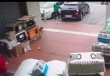 VIDEO/ Rapina in gioielleria: l’elogio al commerciante “eroe”