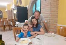 Il dolore per Francesca, a 10 anni morta nel cortile di casa