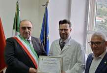 VIDEO/ Postiglione, successo per le visite di screening del tumore al seno con l’oncologo Corso: “Grato al Comune, la prevenzione salva la vita”