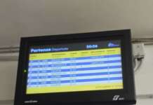 Linea storica Napoli-Salerno, ira pendolari: “Ritardi treni, cancellazioni e tempi anomali a/r”