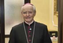 VIDEO/ Vescovo Aiello: “Aprite sempre le porte, non solo a Natale”