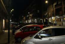 Luci di Natale a Napoli, mistero periferie poco illuminate: beffa Rione Traiano, montate e tolte