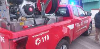 Salvati dopo essere rimasti bloccati in auto nel fango: paura per un gruppo di giovani