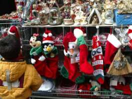 ‘Calza sospesa’, oltre 1000 calze per i bimbi di Napoli
