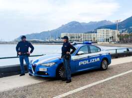 Tentata rapina sul lungomare Trieste: bloccato dagli agenti Lungomare salerno polizia