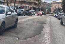 FOTO/ Strade dissestate: la toppa peggiore del buco