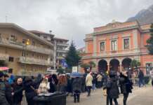 FOTO Candelora, il fiume dei 10mila: ma c’è anche chi protesta