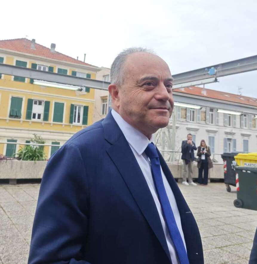 il procuratore gratteri traccia la linea pi249 telecamere chi non vuole se ne vada sul vesuvio