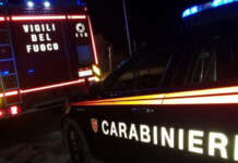 Auto contro il muro di un’attività commerciale: 16enne perde la vita