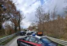 Schianto tra due auto: 23enne e 60enne in codice rosso