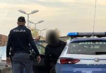 Su scooter rubato con passamontagna e forbici, denunciati