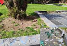 FOTO/ Napoli, ancora nel degrado i giardini di piazza Quattro Giornate