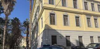 Liceo Tasso, 15 giorni di sospensione per lo studente con la pistola