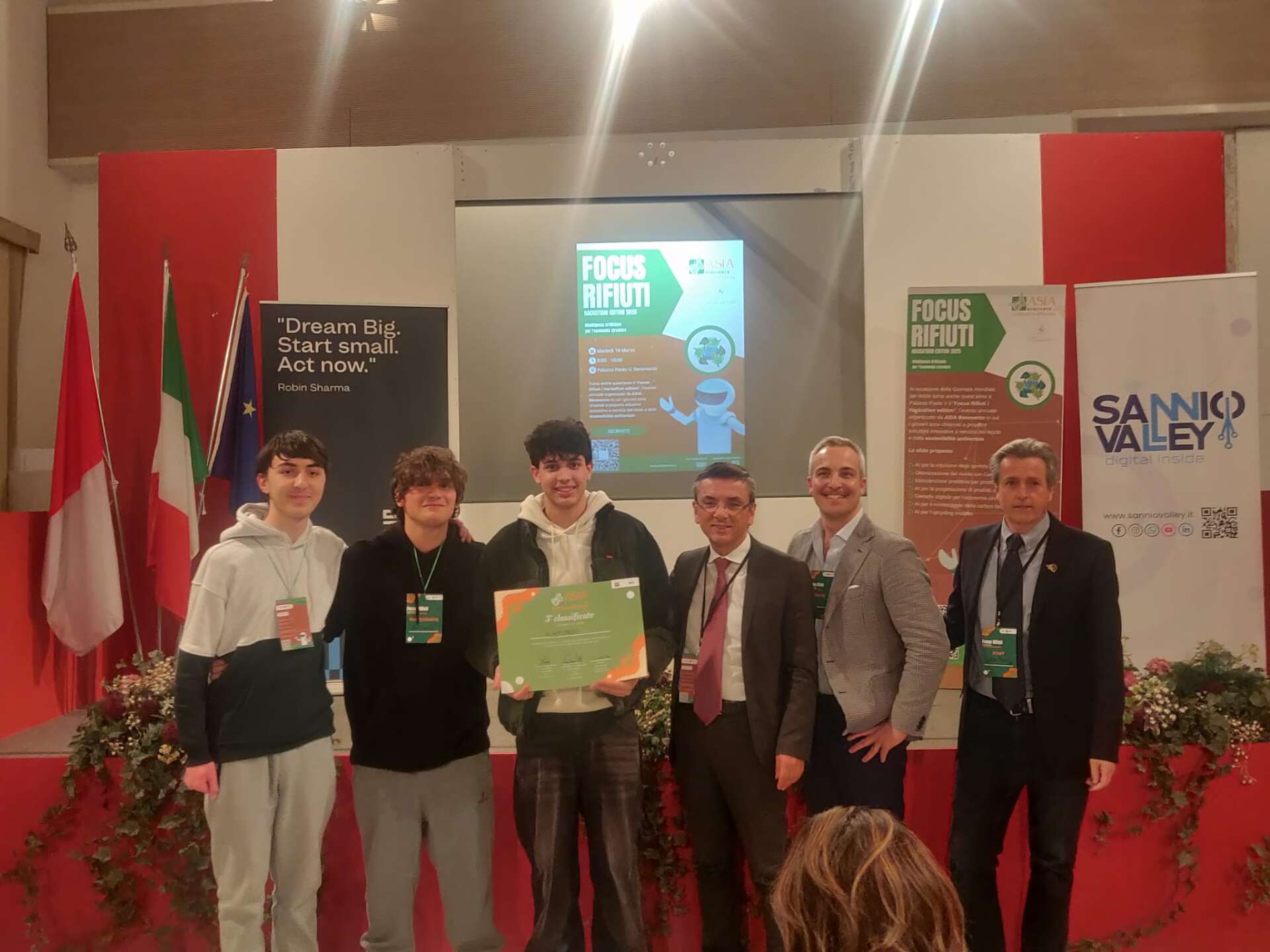 Hackathon, “Intelligenza artificiale per l’economia circolare”: protagonista il Galilei Vetrone Hackathon, “Intelligenza artificiale per l’economia circolare”: protagonista il Galilei Vetrone