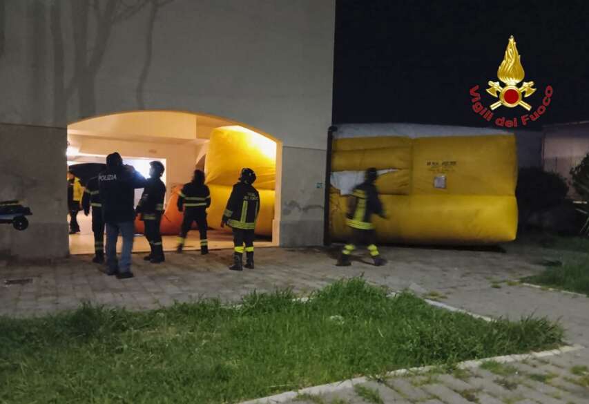 Salerno uomo da Anteprima24.it Salerno uomo minaccia di lanciarsi nel vuoto