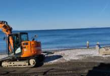 Castellammare di Stabia, parte la pulizia degli arenili