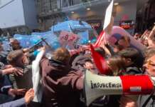 Napoli, protesta contro il vertice dei ministri dell’Interno mediterranei: tensioni in via Toledo