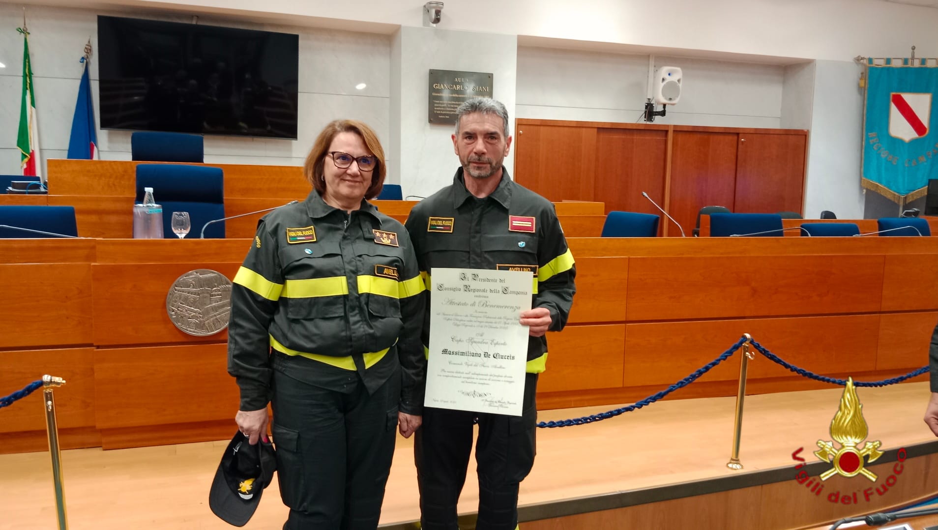 Riconoscimento al Vigile del Fuoco Massimiliano De Ciuceis: salvò padre e figli dispersi Riconoscimento al Vigile del Fuoco Massimiliano De Ciuceis: salvò padre e figli dispersi