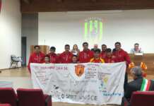 Benevento, superato 2-0 l’Apice in amichevole: in mattinata l’incontro con gli studenti all’insegna della solidarietà