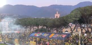 Il derby campano è gialloblù: la Juve Stabia punge la Salernitana