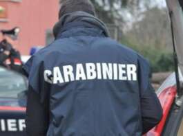 In quattro armati rapinano un rappresentante di gioielli: rubata borsa con 5kg di monili