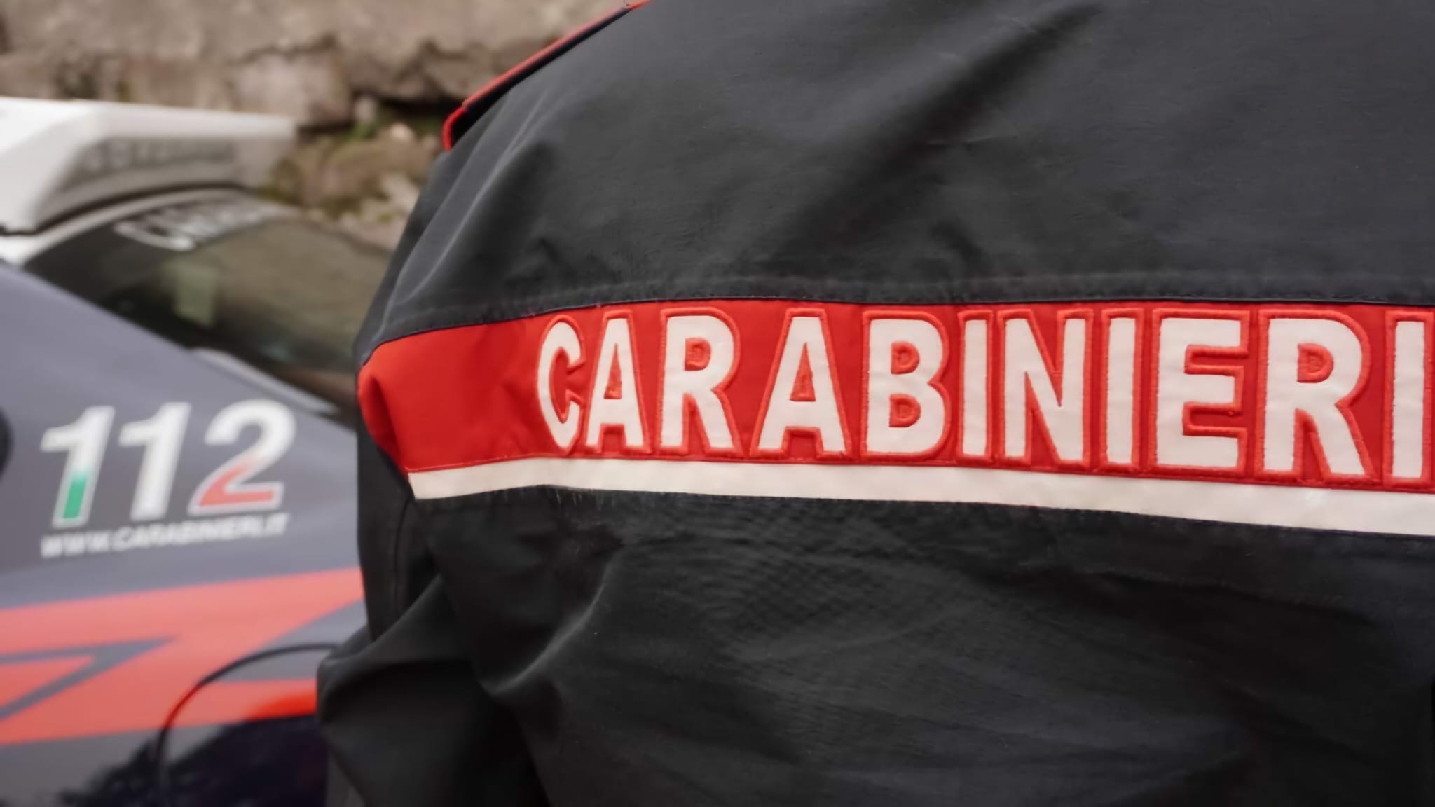 ferito alla schiena con un arma da taglio scattano le indagini dei carabinieri da Anteprima24.it ferito alla schiena con un arma da taglio scattano le indagini dei carabinieri