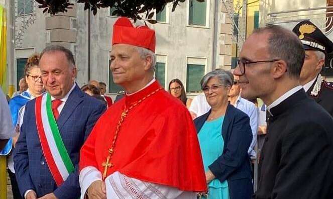 Il giorno in cui Leone XIV camminò tra la gente di Montoro Il giorno in cui Leone XIV camminò tra la gente di Montoro