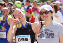 FOTOGALLERY/Un fiume di sorrisi lungo le strade della Strabenevento