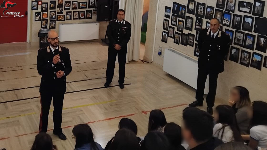 Carabinieri in campo per legalità e sicurezza: incontri con studenti e anziani Carabinieri in campo per legalità e sicurezza: incontri con studenti e anziani