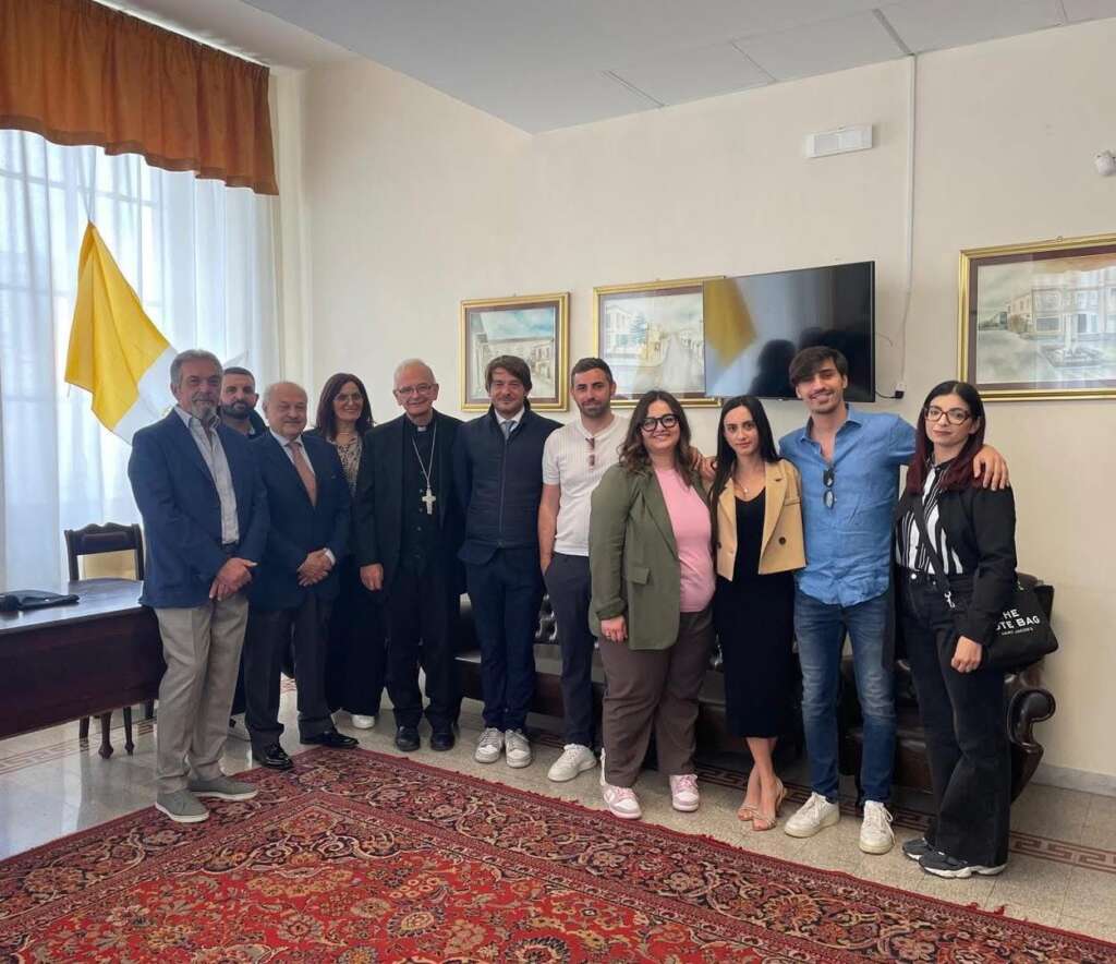 Teverola, festa per i 25 anni di ordinazione episcopale del Vescovo di Aversa Teverola, festa per i 25 anni di ordinazione episcopale del Vescovo di Aversa