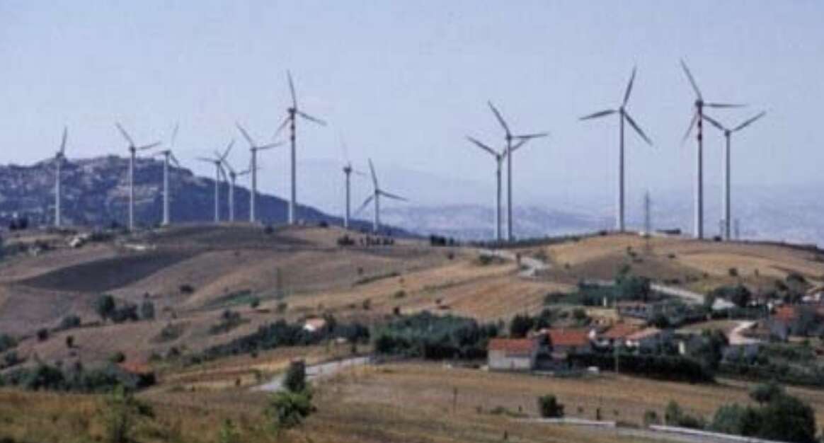 Alta Irpinia, il Comitato Paesaggio lancia l’allarme: “Chi vuol bene davvero a questo territorio?” Alta Irpinia, il Comitato Paesaggio lancia l’allarme: “Chi vuol bene davvero a questo territorio?”