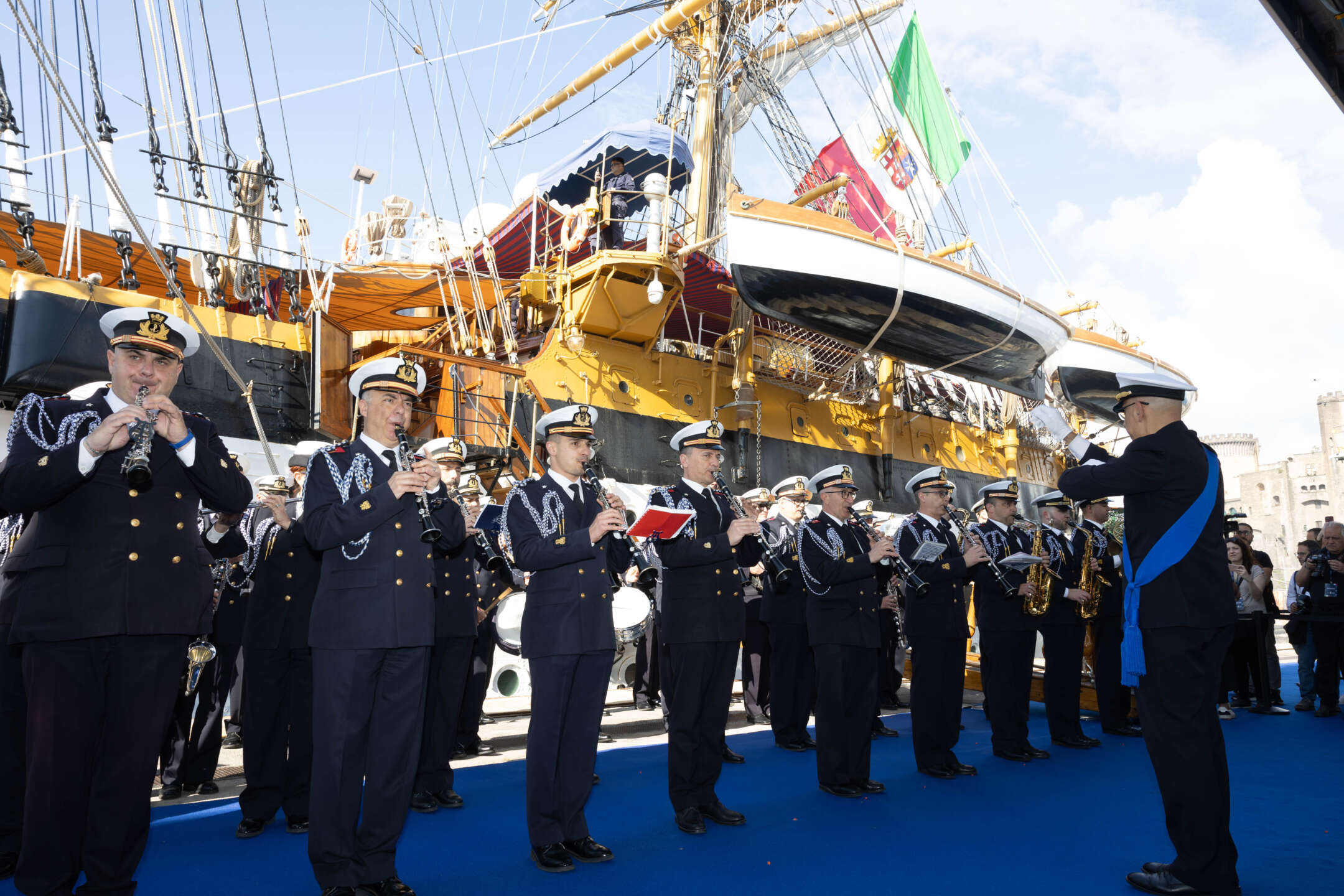 tour del mediterraneo la nave ‘vespucci al porto di napoli da Anteprima24.it tour del mediterraneo la nave ‘vespucci al porto di napoli