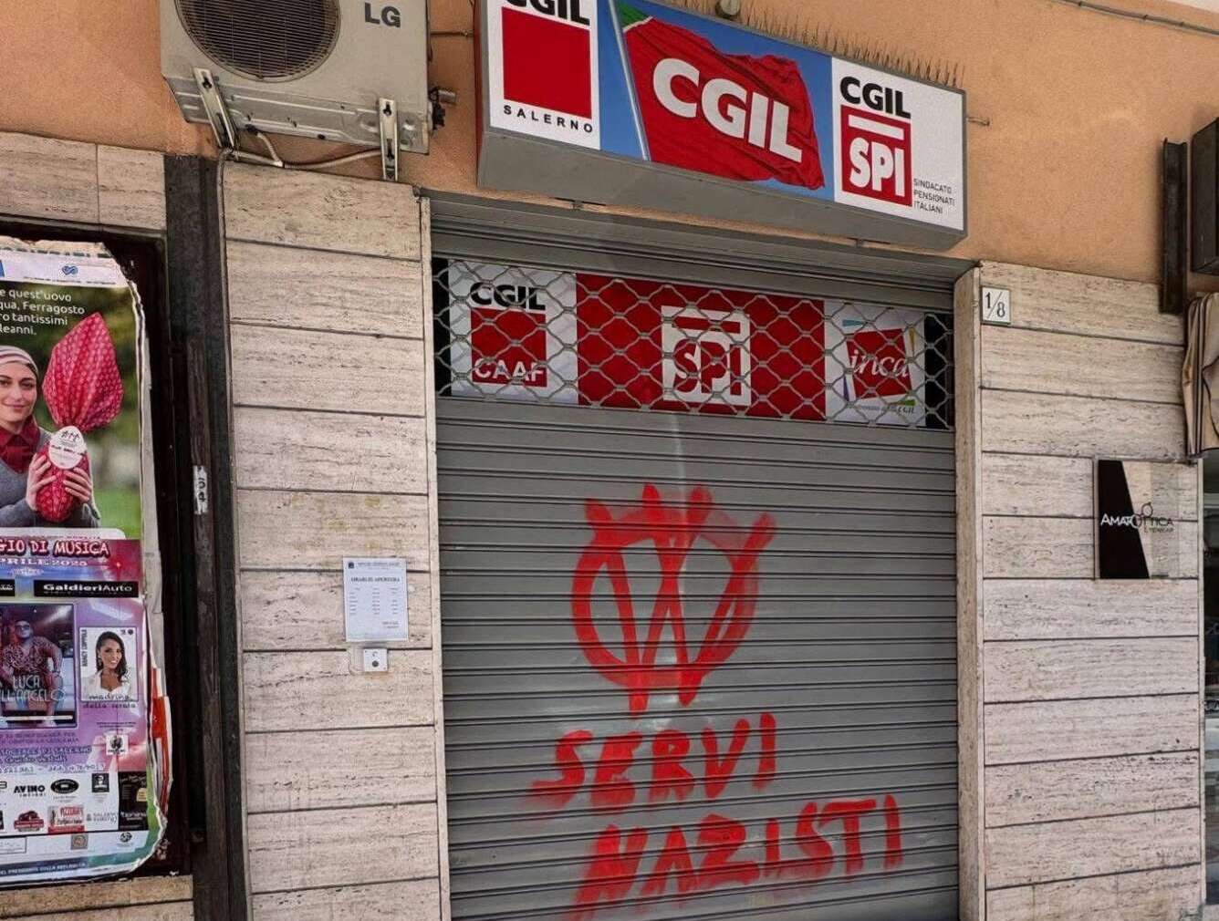 Raid vandalico alla Cgil, ancora scritte offensive Raid vandalico alla Cgil, ancora scritte offensive