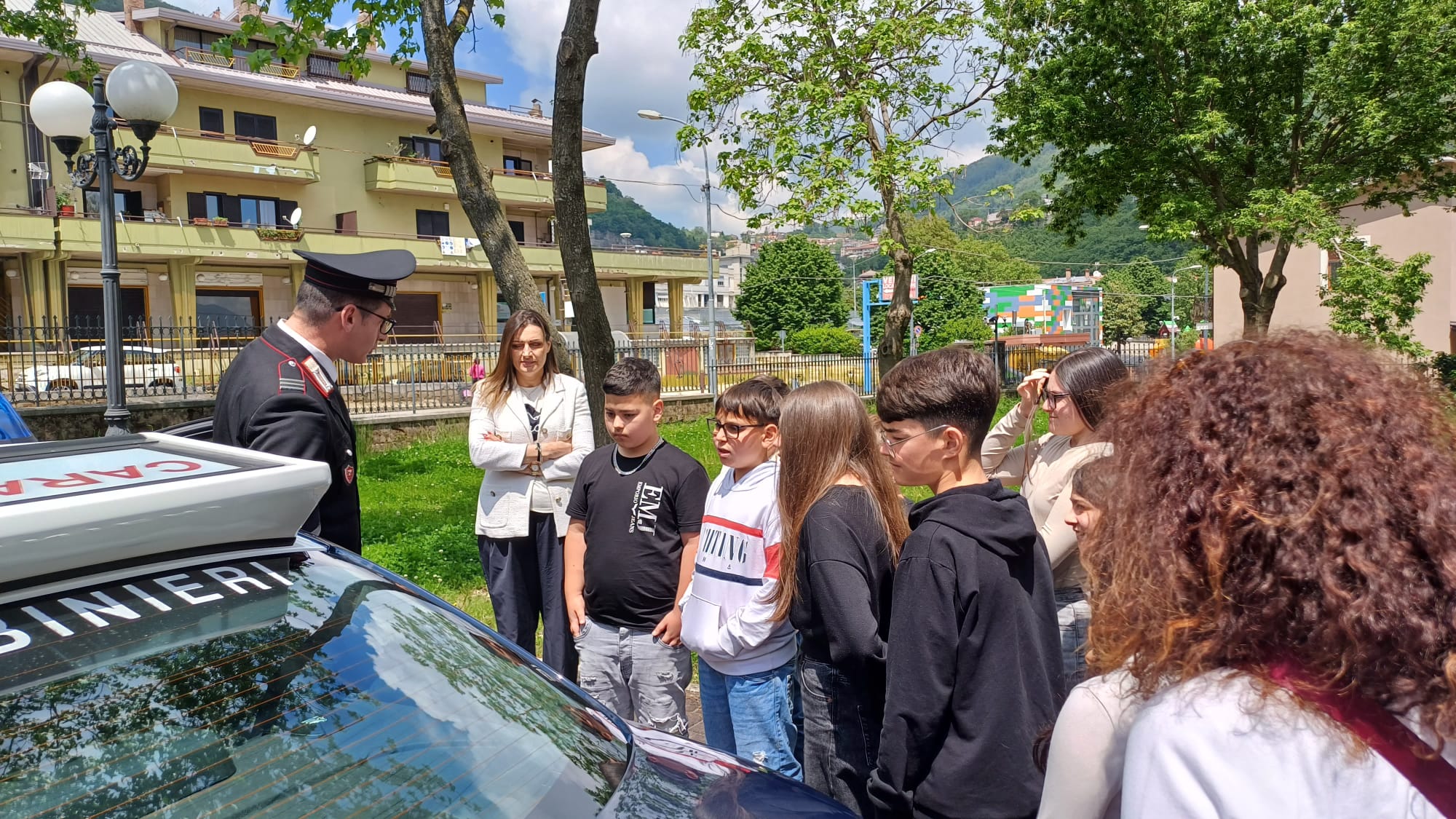 FOTO/ I Carabinieri parlano agli alunni. “Non siete mai soli” FOTO/ I Carabinieri parlano agli alunni. “Non siete mai soli”