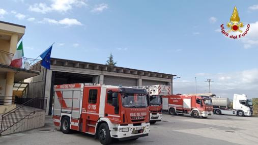 auto in corsa si ribalta 34enne trasportato in ospedale
