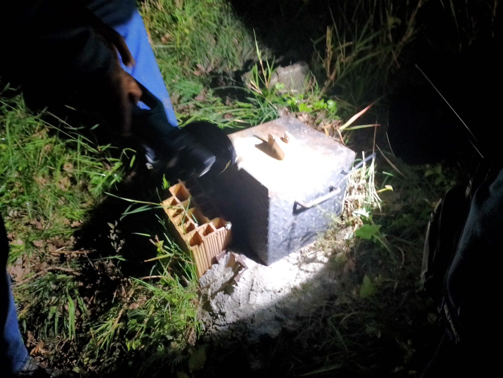 Lotta bracconaggio da Anteprima24.it lotta al bracconaggio blitz di carabinieri e guardie ambientali sequestrati oggetti per la caccia