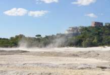 Campi Flegrei: cede costone, famiglie invitate ad allontanarsi