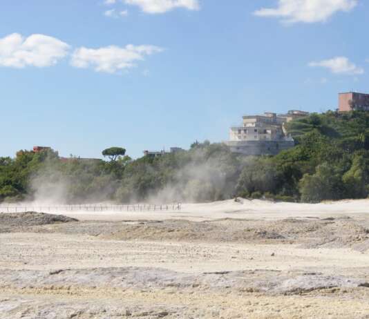 I Campi Flegrei tremano ancora, scossa di magnitudo 3.6