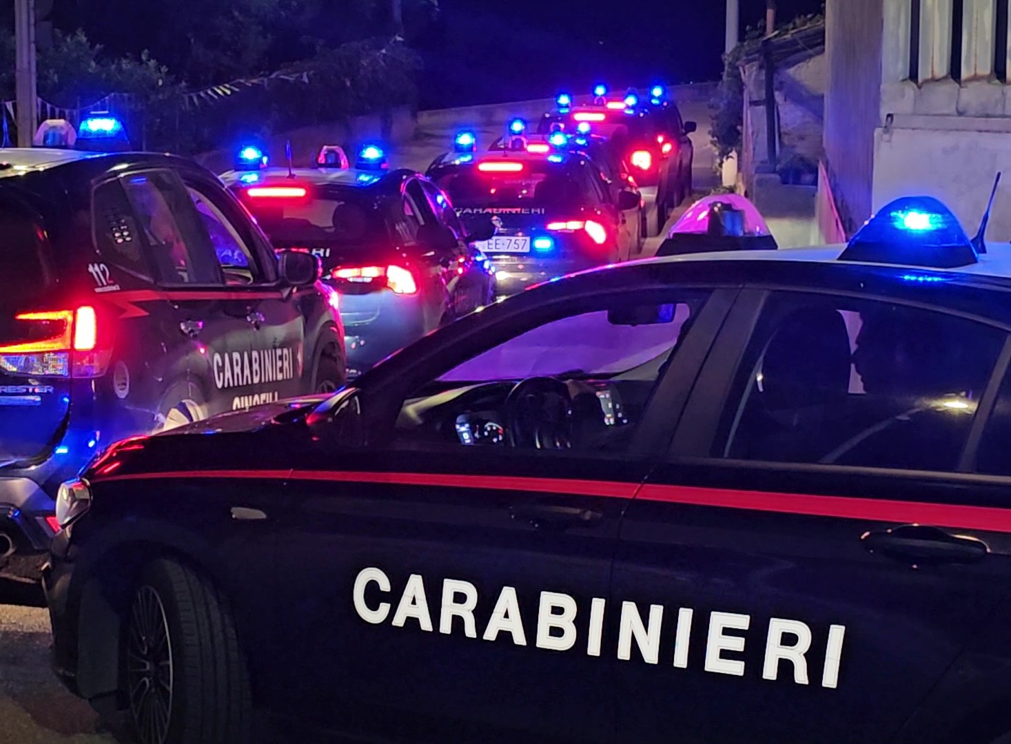 Caf abusivo per finte assunzioni di immigrati: perquisizioni e arresti tra Napoli e Grosseto