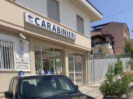 Auto in fiamme nella notte ad Altavilla: distrutta una vettura