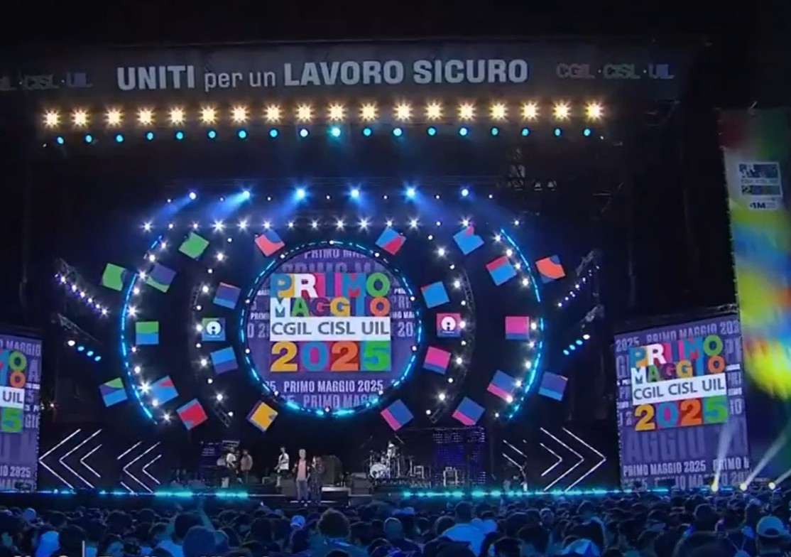 Non solo Campania: migliaia in piazza per il Concertone, omaggio a Papa Francesco Non solo Campania: migliaia in piazza per il Concertone, omaggio a Papa Francesco