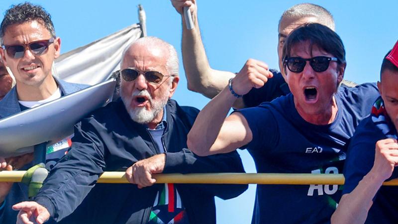 Napoli, De Laurentiis ufficializza Conte: “Più forti di prima” Napoli, De Laurentiis ufficializza Conte: “Più forti di prima”