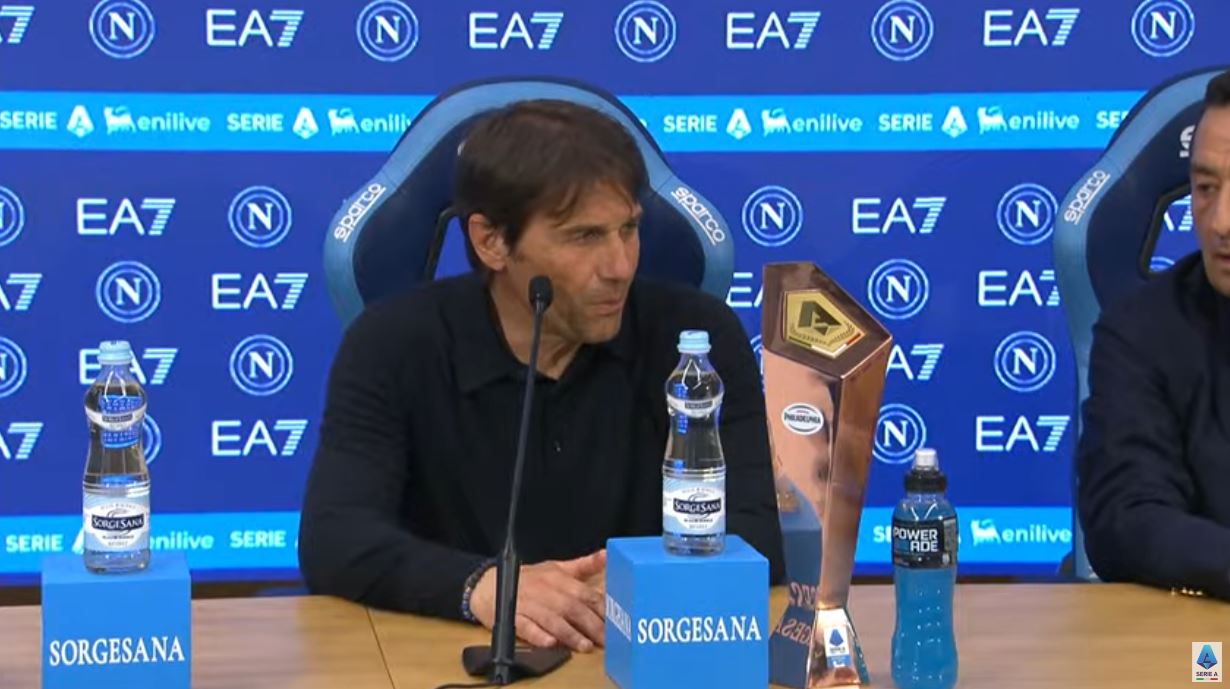 Conte: “Lavoriamo bene inserendo i nuovi in un Napoli già forte” Conte: “Lavoriamo bene inserendo i nuovi in un Napoli già forte”