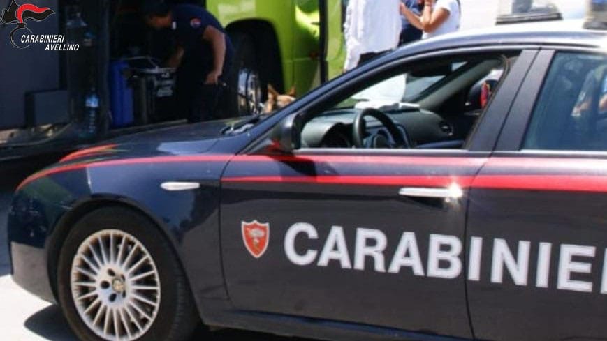 gita scolastica bloccata autobus con pneumatici usurati fermato dai carabinieri