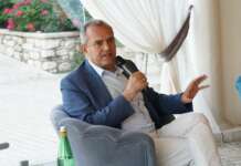 De Magistris: “Mi candido sindaco a fine mandato Manfredi”