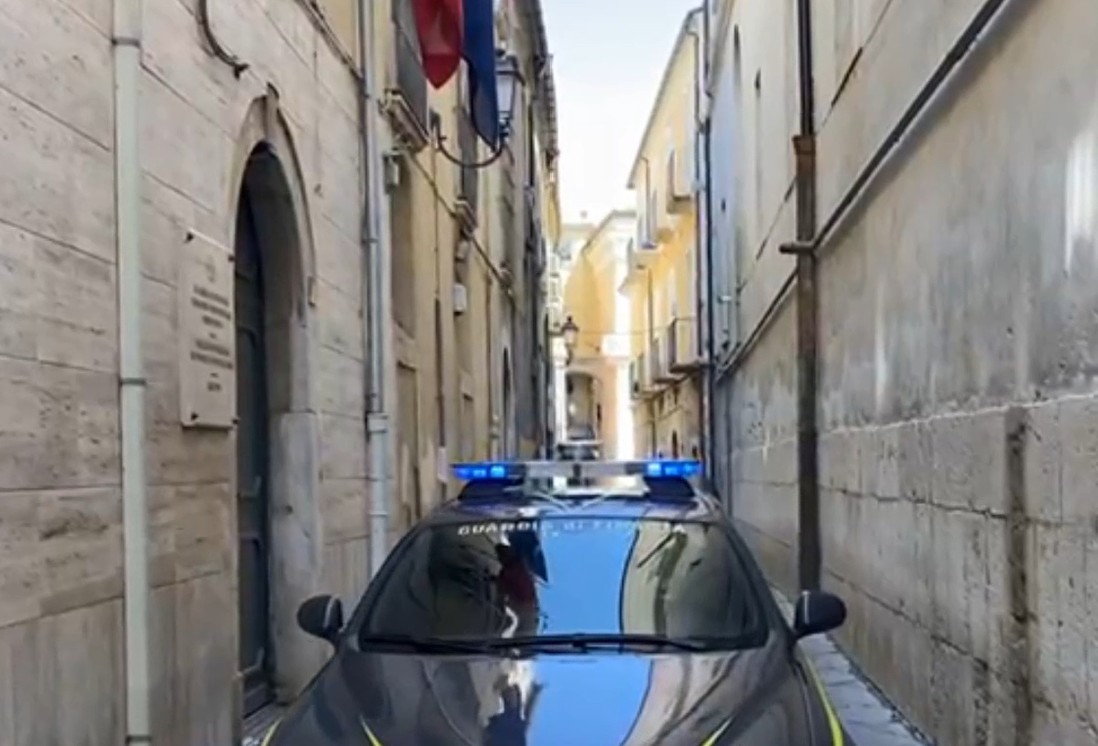 Guardia di Finanza, contrasto al sommerso: scoperti 26 lavoratori in nero Guardia di Finanza, contrasto al sommerso: scoperti 26 lavoratori in nero