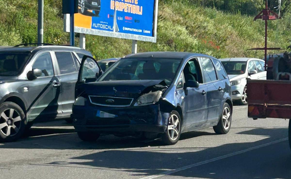 benevento tamponamento tra due auto in via delcogliano traffico in tilt da Anteprima24.it benevento tamponamento tra due auto in via delcogliano traffico in tilt