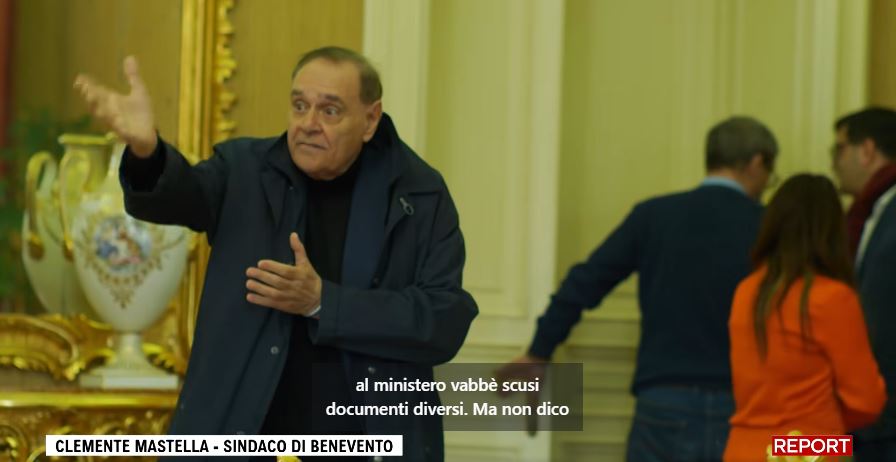 Inchiesta Report sulla ‘Torre’, Mastella al contrattacco: “Ranucci in città per vendere libri” Inchiesta Report sulla ‘Torre’, Mastella al contrattacco: “Ranucci in città per vendere libri”